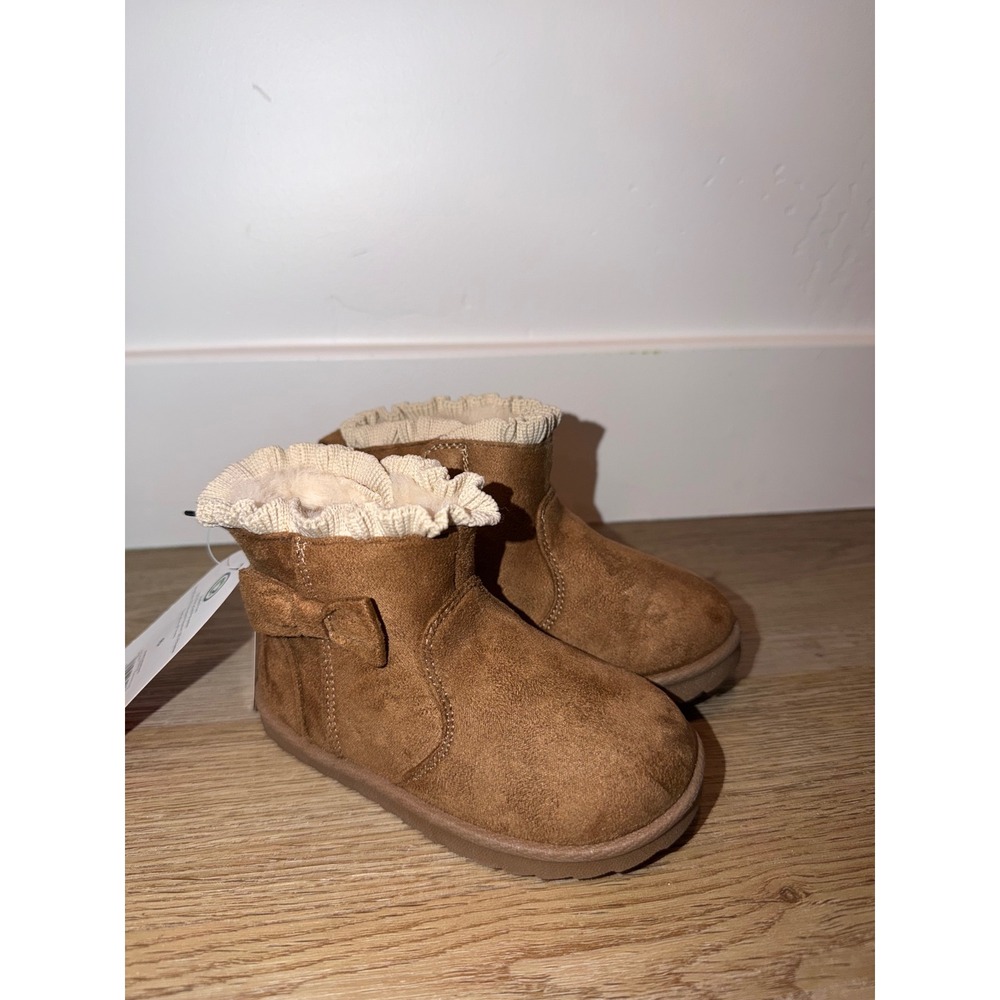 Baby girl boots faux fur size 6